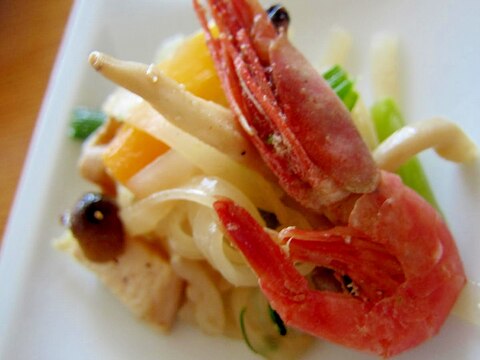 胡麻油鷄肉海鮮野菜米麺焼き